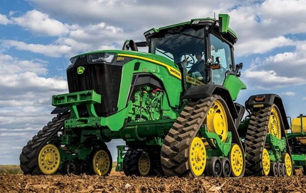 Advantages and disadvantages of financing equipment through a John Deere Dealer